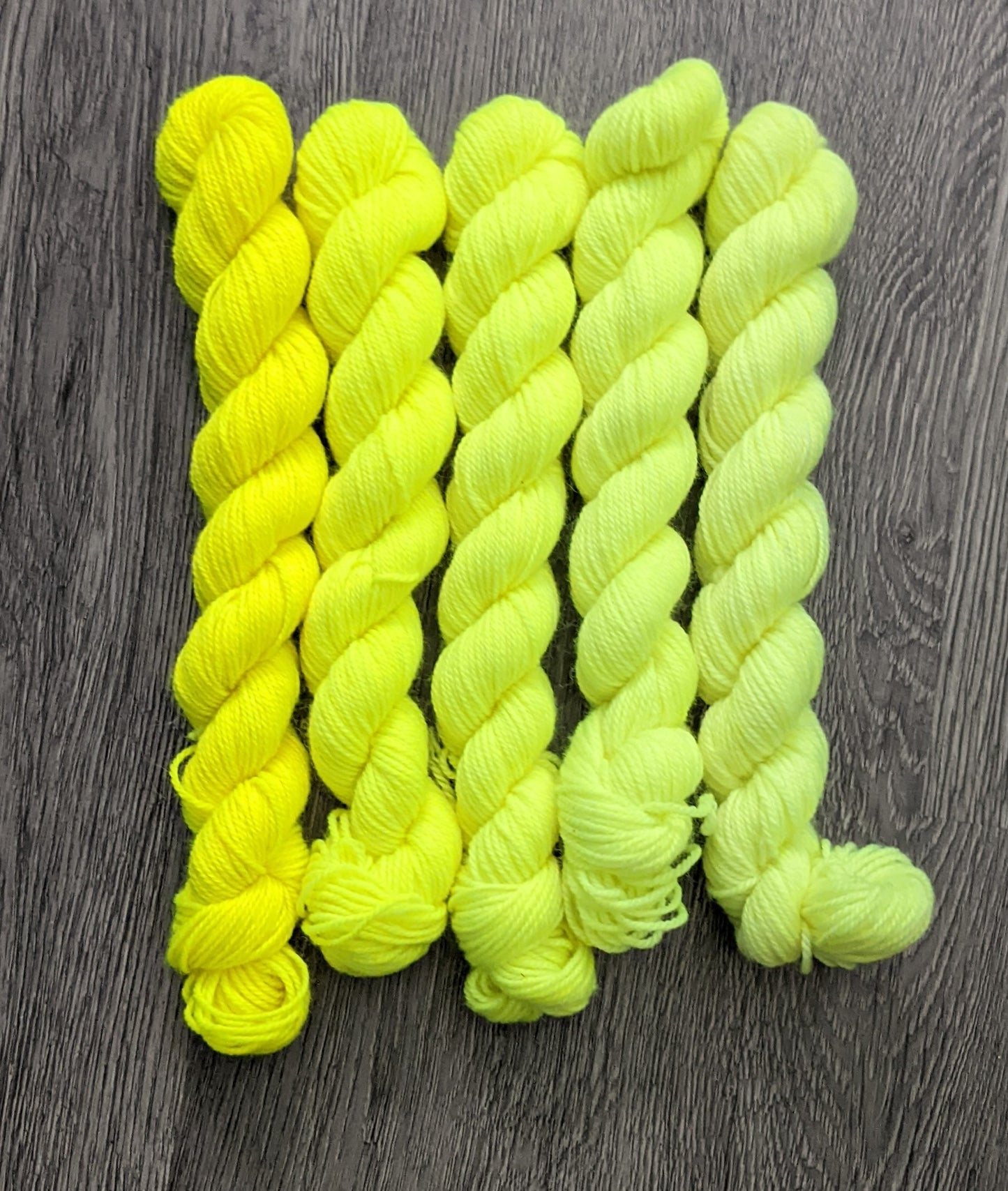 ENSEMBLE DÉGRADÉ JAUNE NÉON | BOÎTE À RABAIS