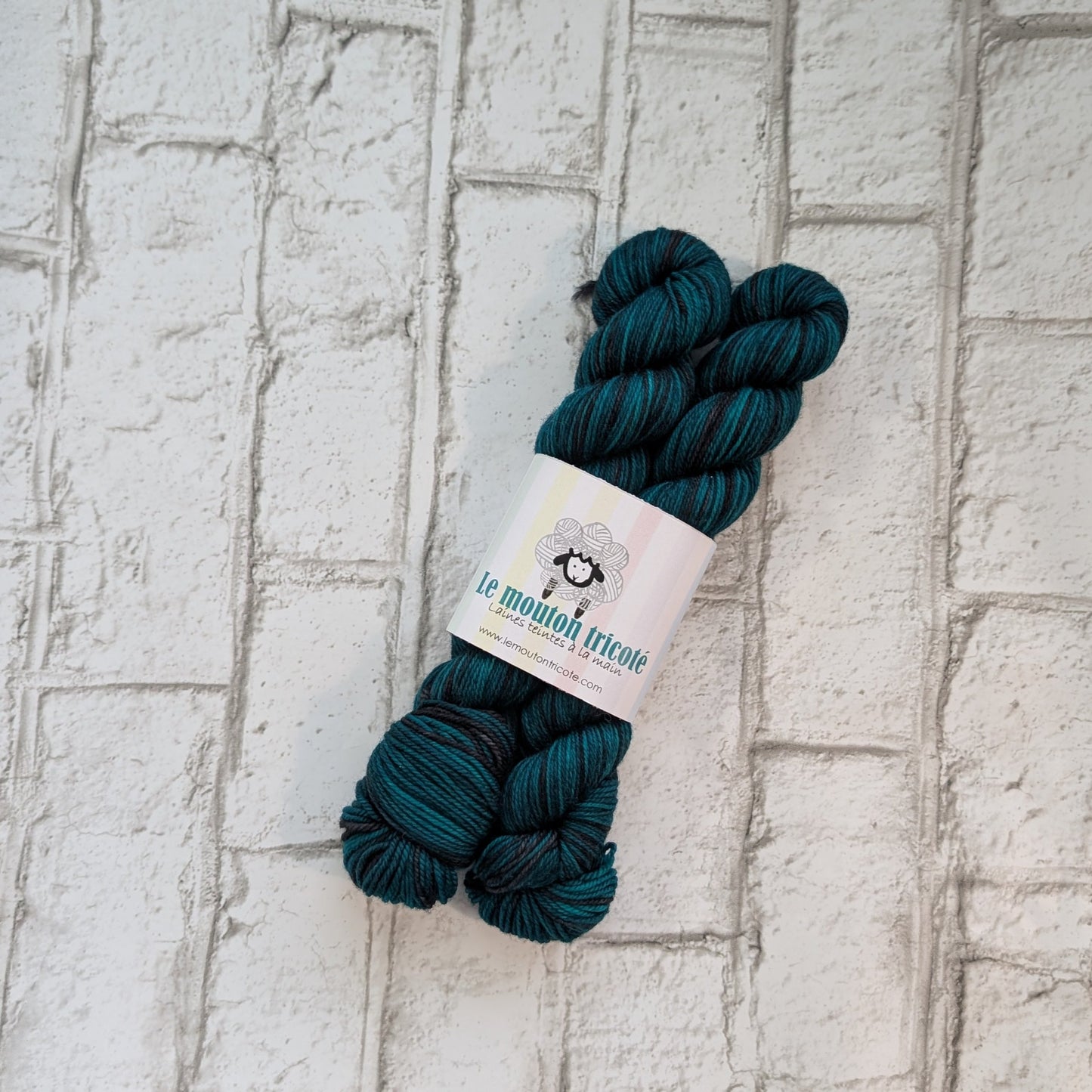 Turquoise et noir | BOÎTE À RABAIS