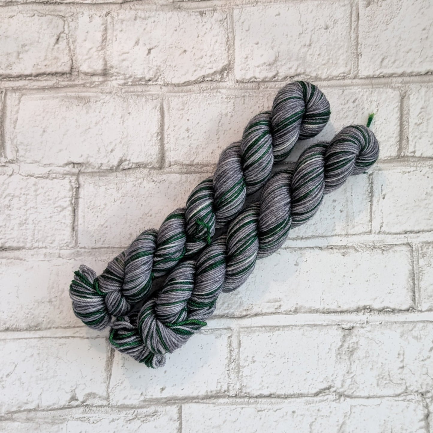 Vert foncé et gris | BOÎTE À RABAIS