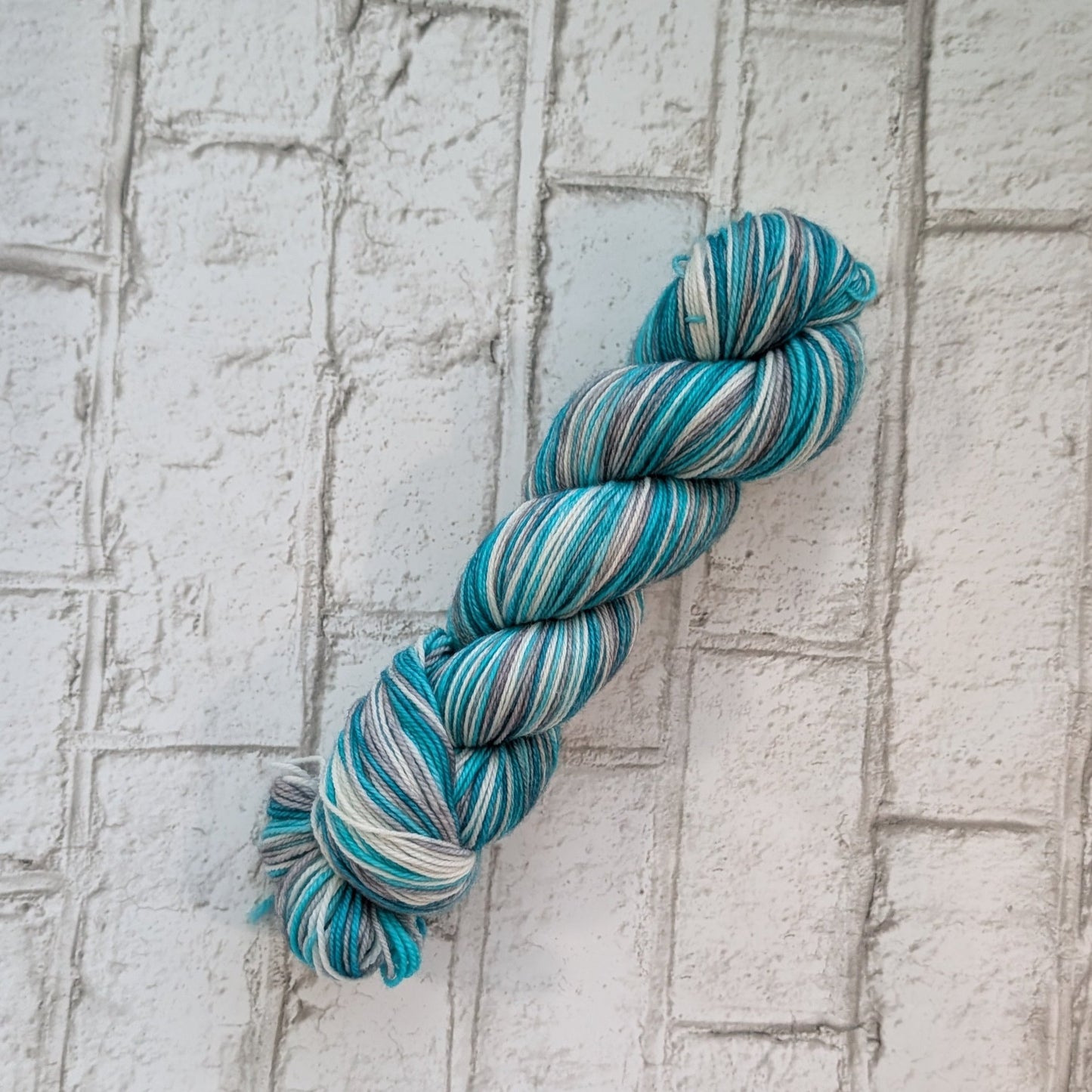 WINTER SNOW GLOBE | BOÎTE À RABAIS