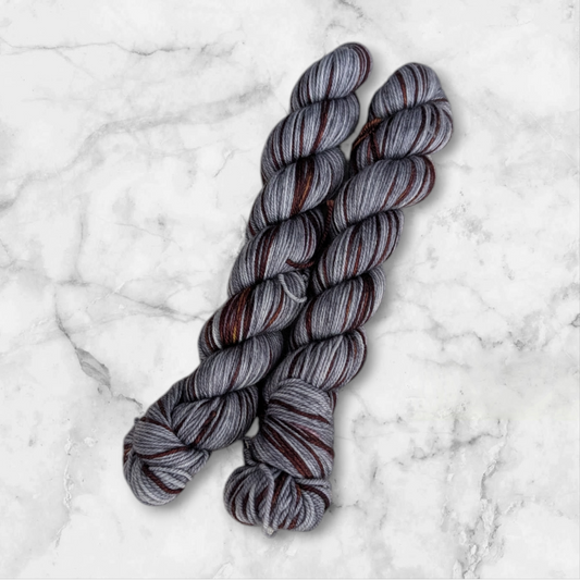 Gris et brun| BOÎTE À RABAIS